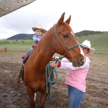 Hotel Parade Rest Ranch West Yellowstone Esterno foto