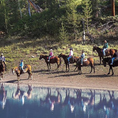 Hotel Parade Rest Ranch West Yellowstone Esterno foto