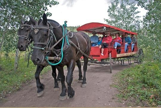 Hotel Parade Rest Ranch West Yellowstone Esterno foto