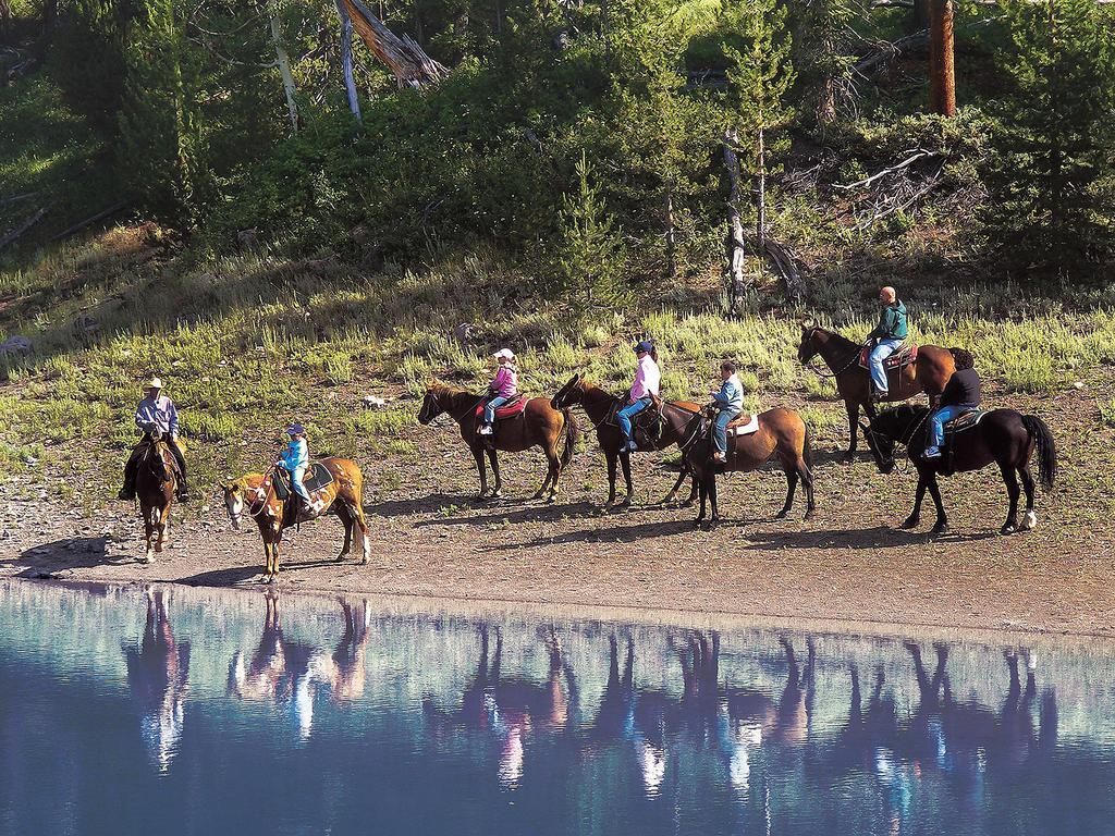 Hotel Parade Rest Ranch West Yellowstone Esterno foto